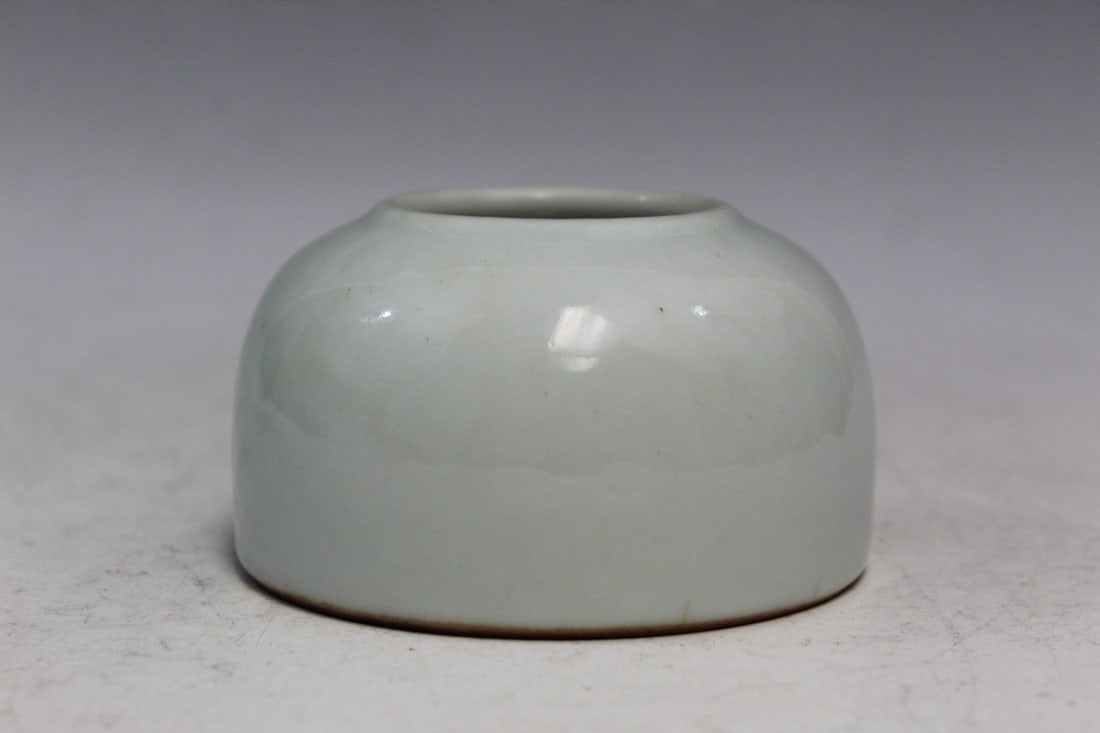 Chinese Celadon Glazed Porcelain Water Coupe: Chinese Celadon Glazed Porcelain Water Coupe. Diam 9.5 cm, As Is.