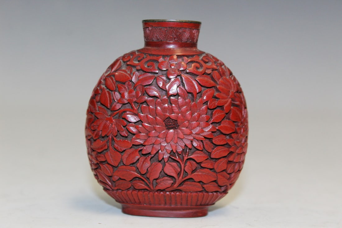 Chinese Cinnabar Snuff Bottle (1 of 4)