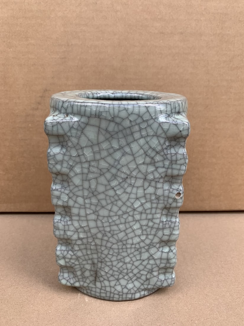 Chinese Ge Ware porcelain Cong vase. (1 of 7)