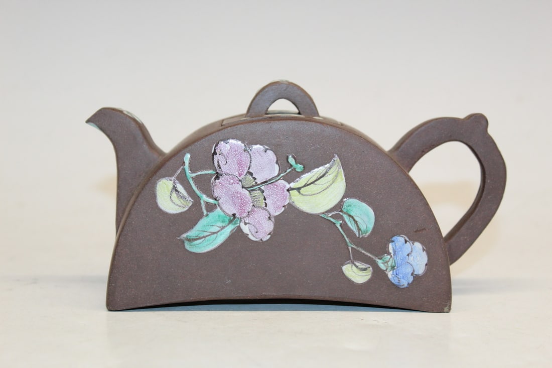 Chinese Yi Xing Teapot (1 of 8)