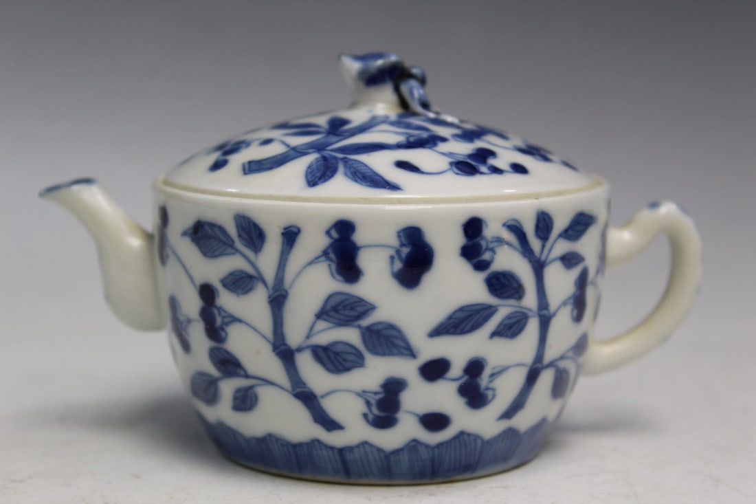 Chinese Blue and White Porcelain Teapot (1 of 8)