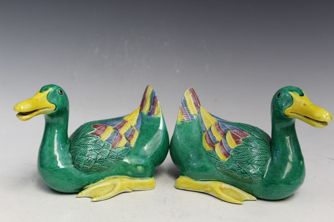 Pair of Chinese Sancai Porcelain Duck Statues. (1 of 7)