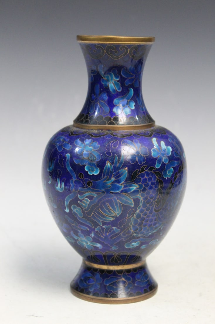 Chinese Closionne Vase (1 of 6)