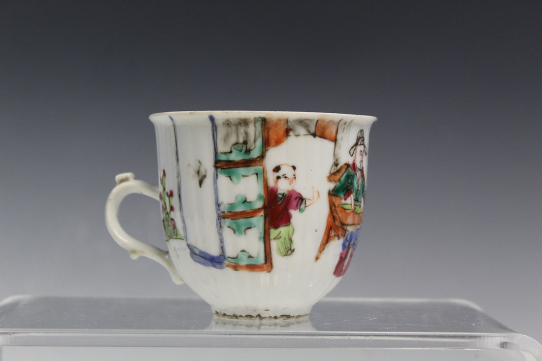 Chinese Famille Rose Porcelain Cup: Chinese Famille Rose Porcelain Cup. H 7 cm