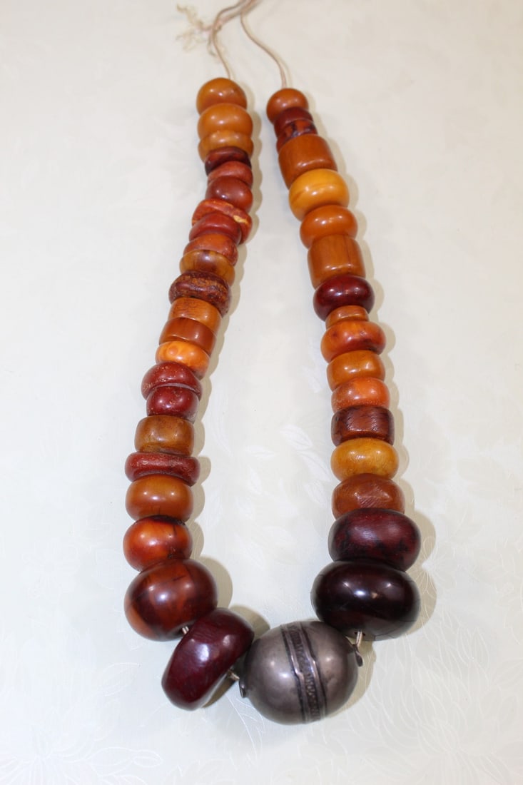 Tibetan Amber and Bakelite Beads Necklace (1 of 7)