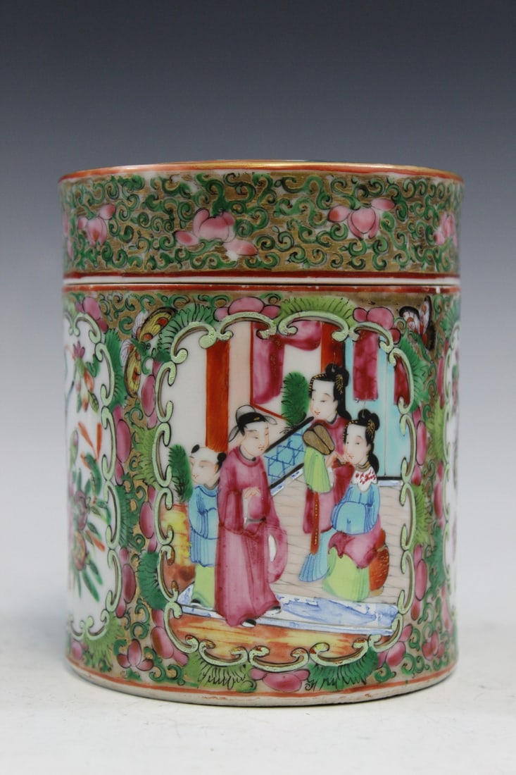 Chinese Rose Medallion Porcelain Box (1 of 8)