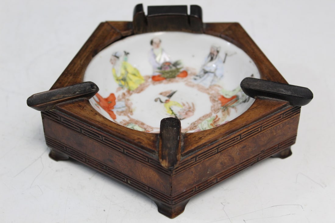 Chinese Porcelain Dish Wood Ashtray: Chinese Porcelain Dish Wood Ashtray. Diam 13 cm. H 4.5 cm. As Is.