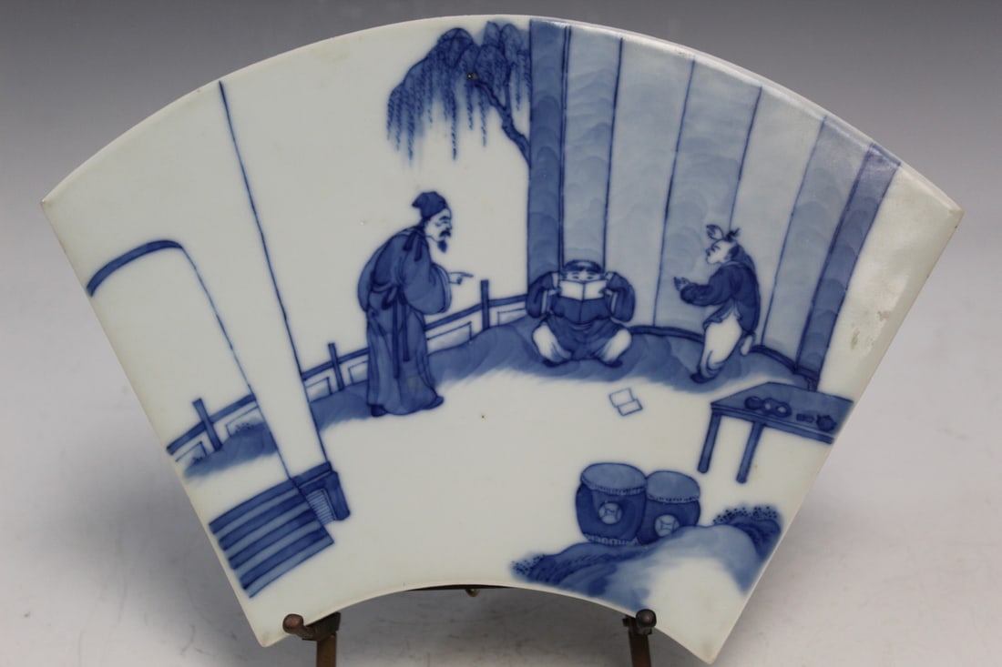 Chinese Blue and White Fan-shaped Porcelain Plaque: Chinese Blue and White Fan-shaped Porcelain Plaque. L 28.5 cm.