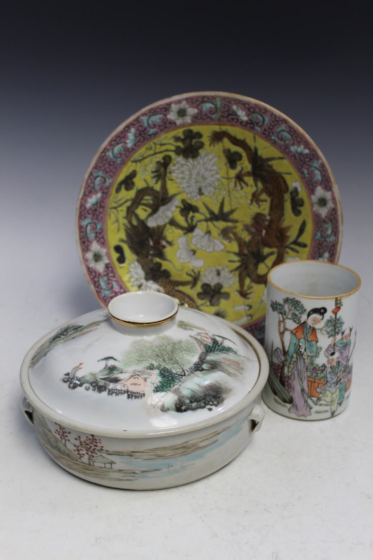 Three Chinese Porcelain Items (1 of 6)