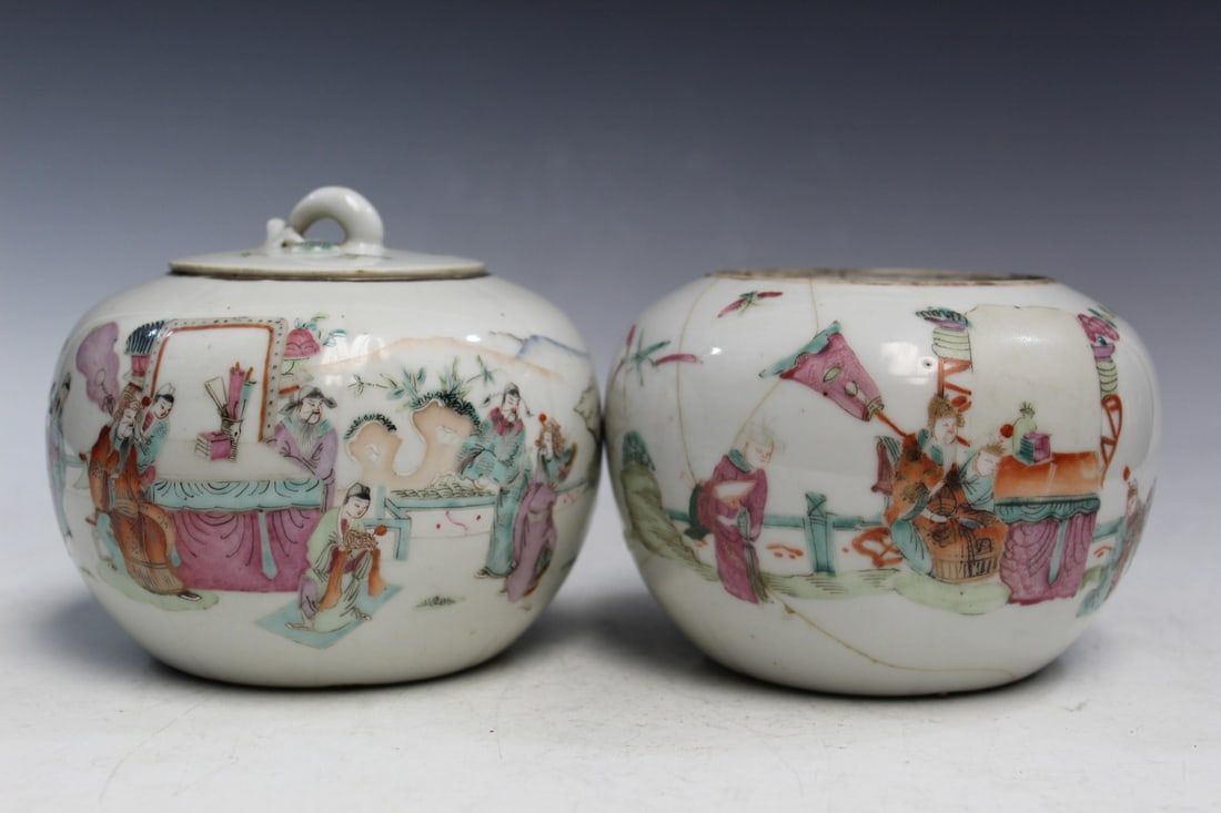 Pair of Chinese Famille Rose Porcelain Jars: Pair of Chinese Famille Rose Porcelain Jars. Diam 11.5 cm, As Is.