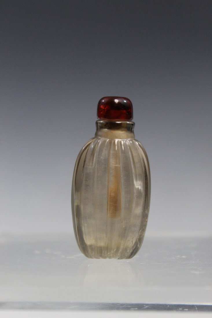 Chinese Agate Snuff Bottle: Chinese Agate Snuff Bottle. H 5 cm