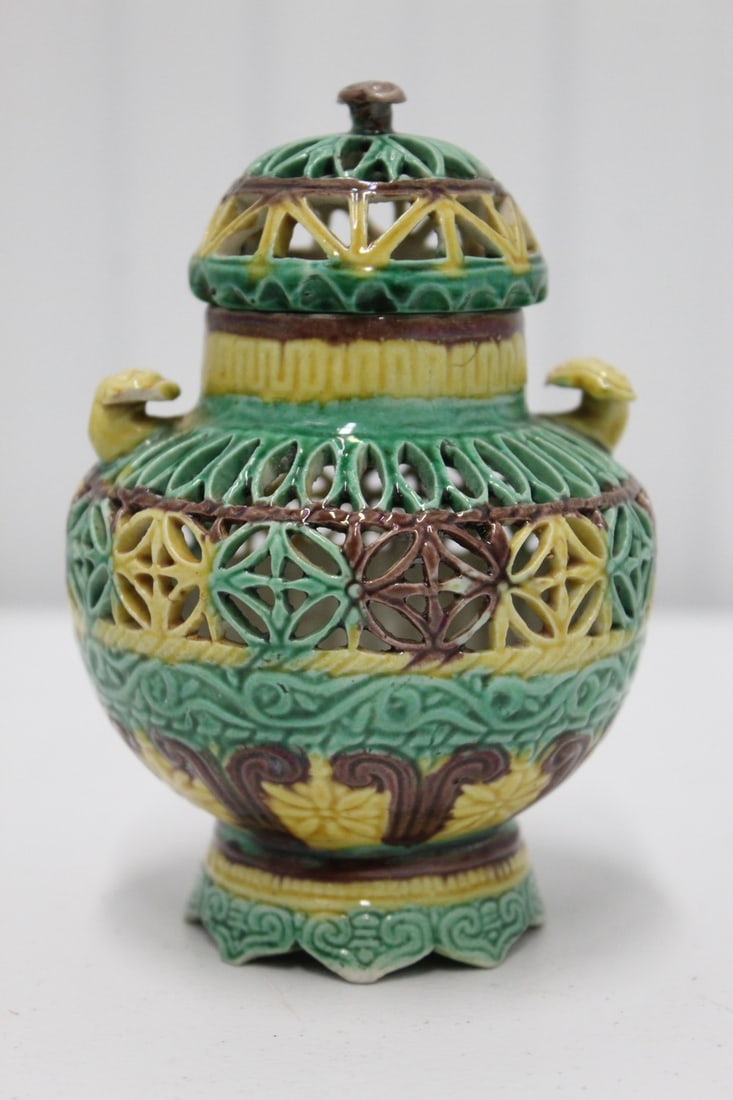 Chinese Sancai Porcelain Vase (1 of 7)