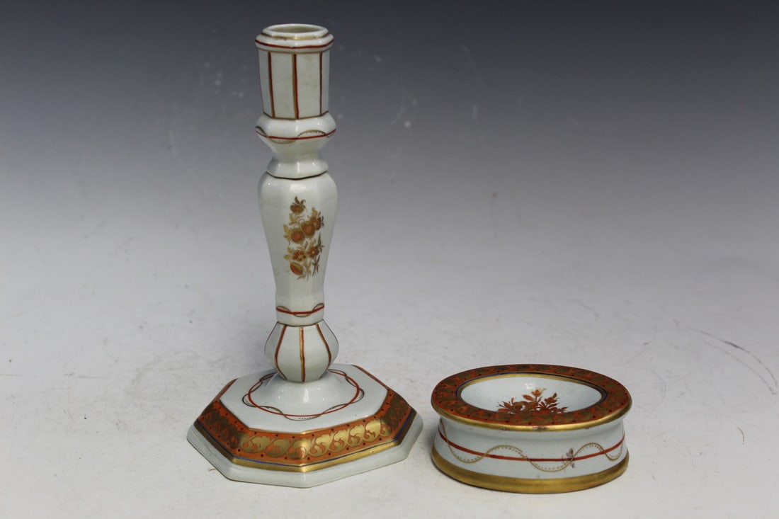 Mottahedeh Chinese Export Style Porcelain Candle Stick and Salt Cellar (1 of 7)