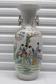 Chinese famille rose porcelain vase