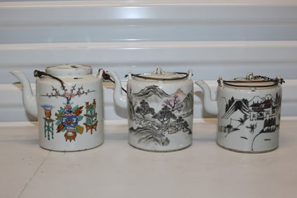 Three Chinese porcelain teapots