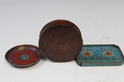 Two Chinese Cloisonne Small Dishes and a Jar Lid