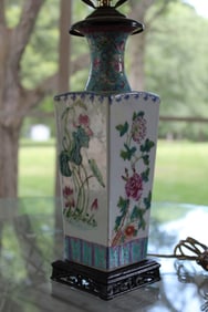 Chinese famille rose porcelain vase lamp