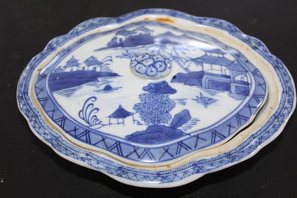 Chinese Canton Export Blue and White Porcelain Covered Dish