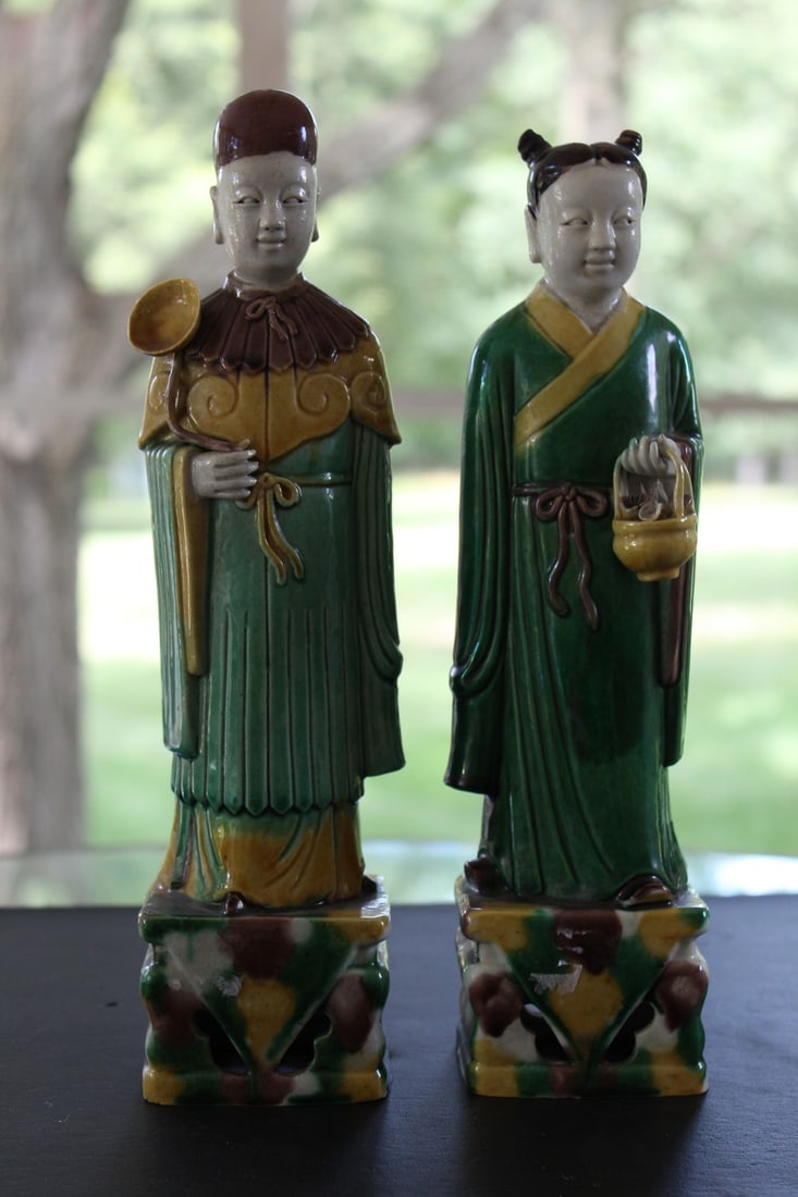 Two Chinese Wucai porcelain figures. (1 of 8)
