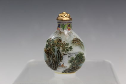 Chinese Hand painted Glass Snuff Bottle with Qianlong Mark