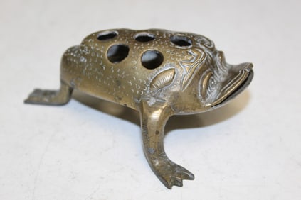 Chinese Brass Three-leg Frog Pen Holder