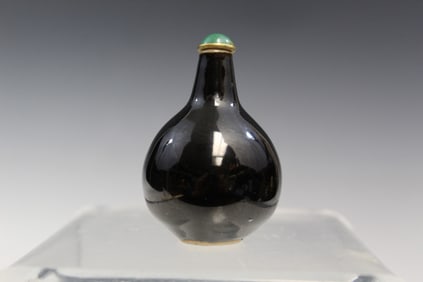 Chinese Black Glazed Porcelain Snuff Bottle