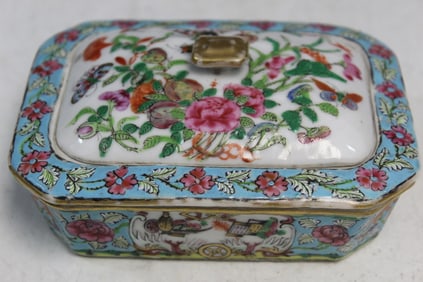 Chinese Rose Medallion Soap Dish