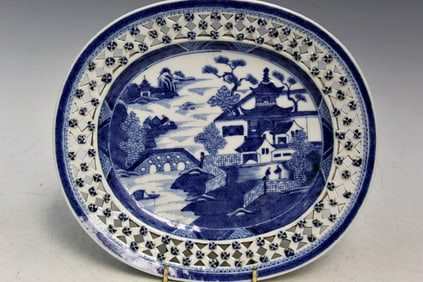 Chinese Export Nanking Porcelain Dish