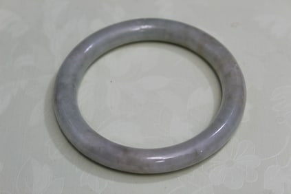 Chinese Jadeite Bangle