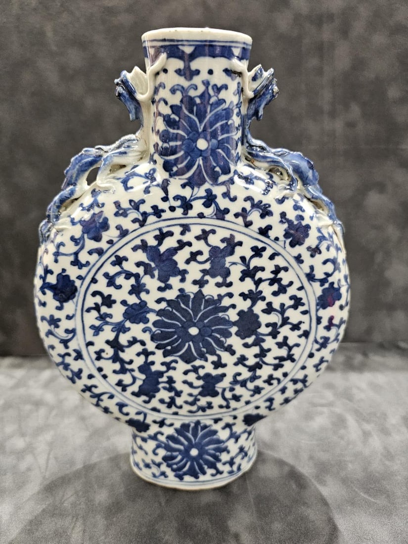 Chinese blue and white moon flask porcelain vase. (1 of 5)