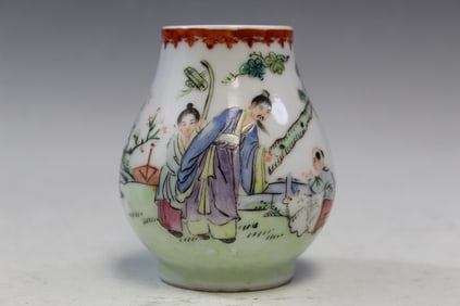 Chinese Famille Rose Porcelain Small Jar