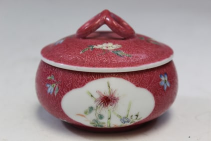 Chinese Famille Rose Porcelain Covered Bowl