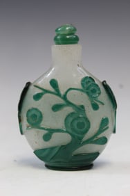 Chinese Green-over-white Glass Snuff Bottle