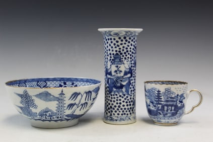 Three Chinese Blue and White Porcelain Items
