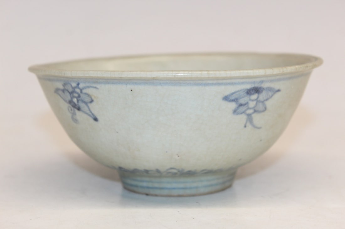 Chinese Blue and White Porcelain Bowl: Chinese Blue and White Porcelain Bowl. Yuan/Ming Dynasty. Diam 14 cm.