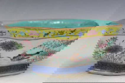 Chinese Famille Rose Porcelain Bowl