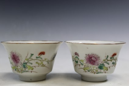 A Pair of Chinese Famille Rose Porcelain Tea Cups