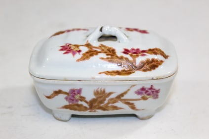 Chinese Export Famille Rose Trinket/Soap Box