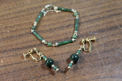 Jade bracelet and pair of earrings