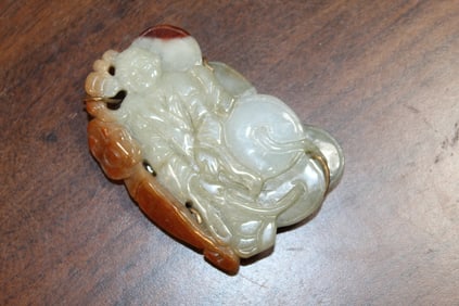 Chinese carved jade brooch