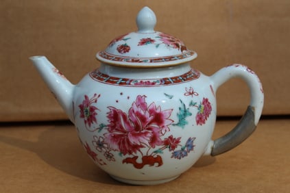 Chinese Export Famille Rose Porcelain Teapot
