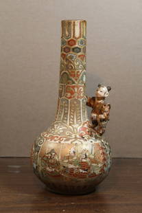 Japanese Satsuma porcelain vase: Japanese Satsuma porcelain vase. H 25 cm
