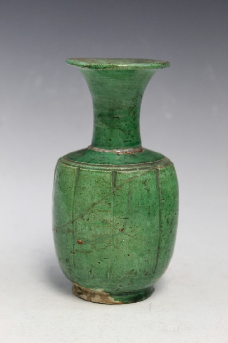 Antique Chinese Green Glazed Pottery Vase, Possibly Tang Dynasty. (1 of 7)