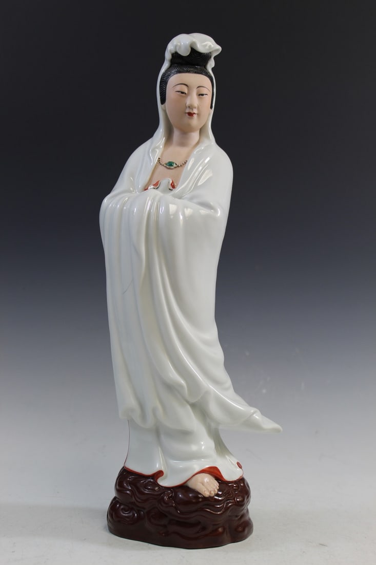 Chinese Famille Rose Porcelain Guanyin Statue