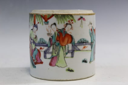 Chinese Famille Rose Porcelain Box