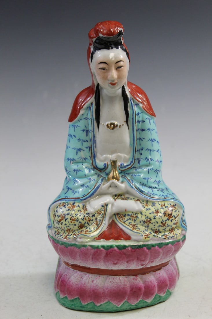 Chinese Famille Rose Porcelain Guanyin Statue: Chinese Famille Rose Porcelain Guanyin Statue. H 23 cm.