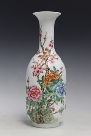 Chinese Famille Rose Porcelain Vase with Birds and Flowers Decoration