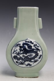 Chinese Celadon Glazed Blue and White Porcelain Vase with Dragon Decorations