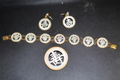 Chinese Carved Mother-of-pearl Jewelry Set