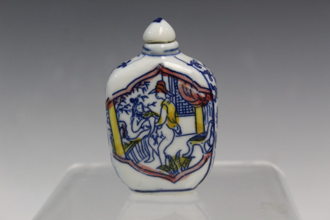 Chinese Porcelain Erotic Scene Snuff Bottle: Chinese Porcelain Erotic Scene Snuff Bottle. H 7.5 cm